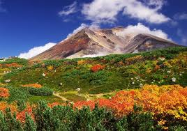 日本の活動している火山は世界の●●％！日本国内でなんと●●個の活火山がある。